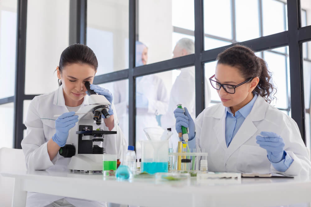 Biomedicina e Enfermagem: a importância dos laboratórios práticos